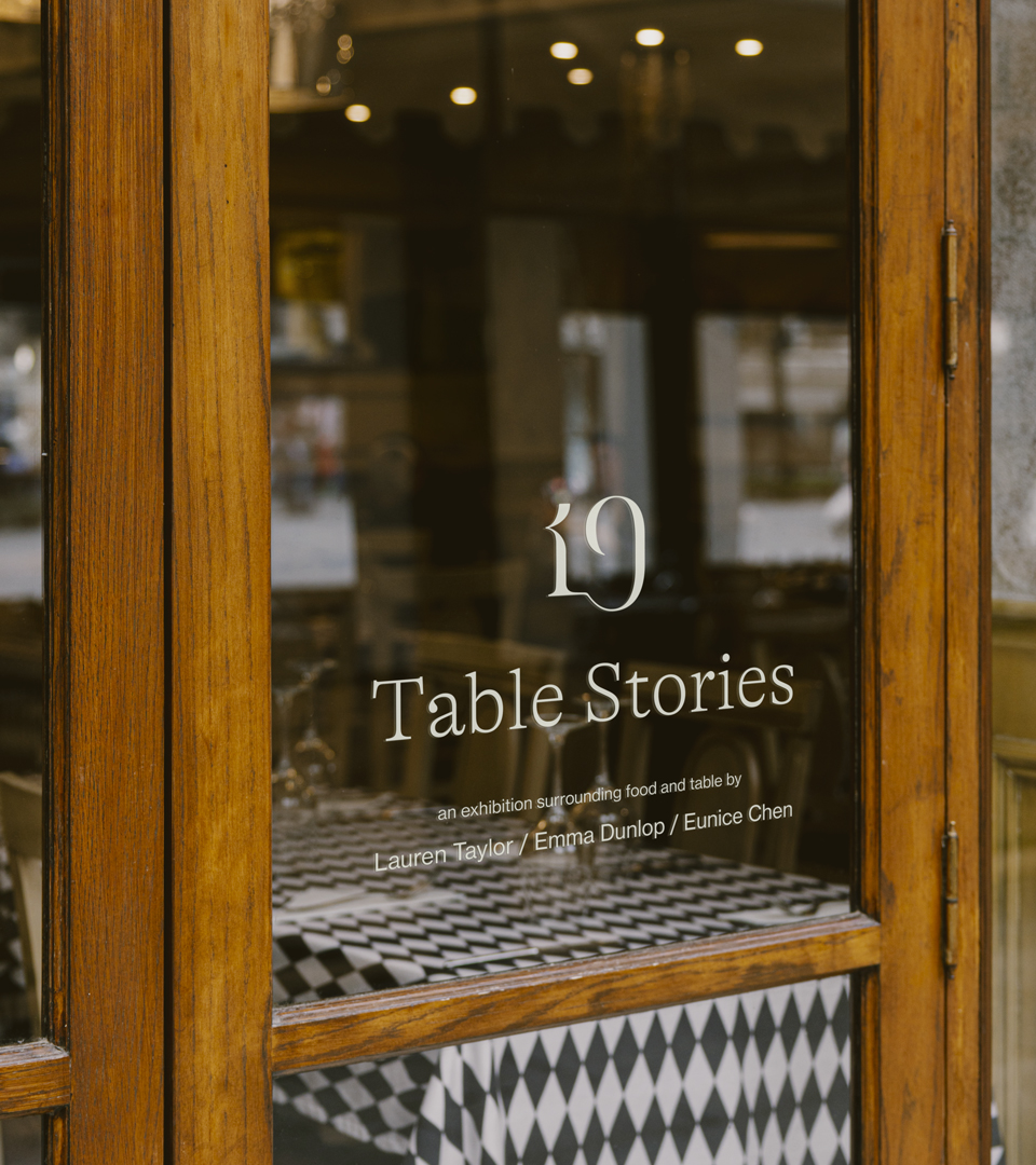 19-table-Bendito_Mockup-LB25-W19-Le_Facade